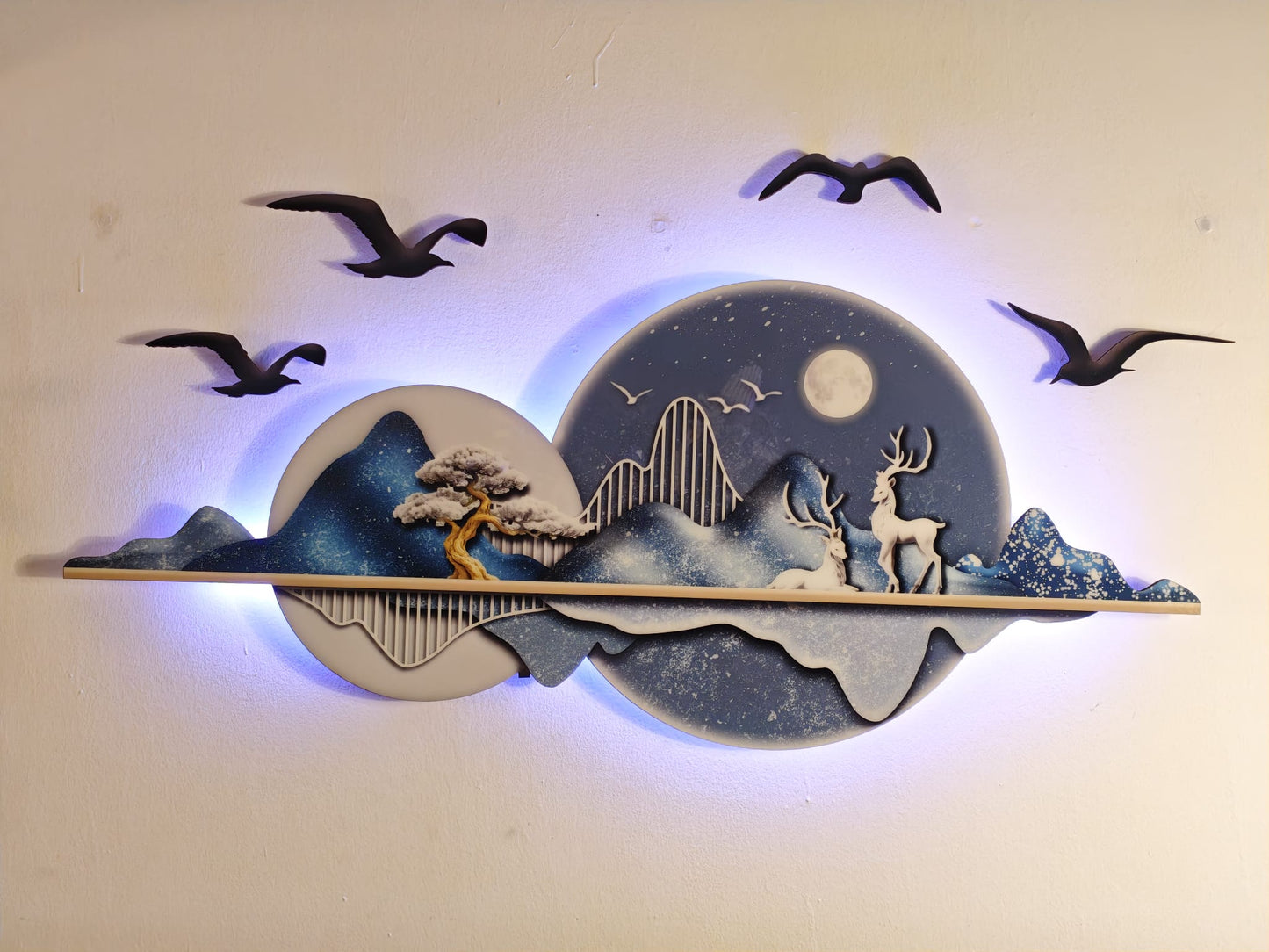 Ay ve Geyik Figürlü Işıklı Mavi Tonlu Dağ Manzarası Duvar Tablosu (120 cm × 55 cm)