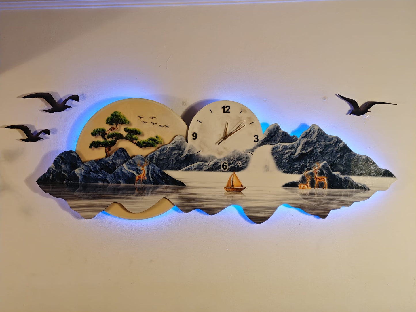 Saat Detaylı Işıklı Dağ, Göl ve Doğa Temalı Duvar Tablosu (150 cm x 52 cm)